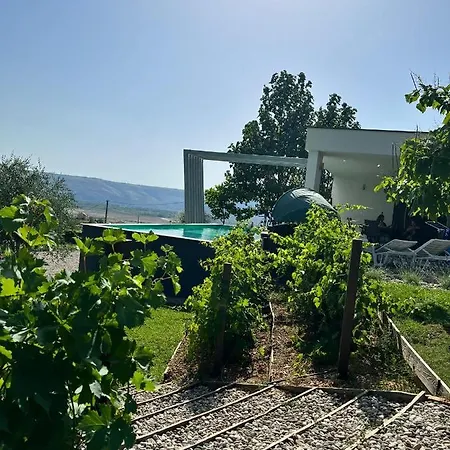 The View With Heated Pool , Modern Comfort In Herzegovina ヴィラ *