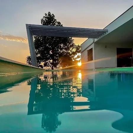 ヴィラ The View With Heated Pool , Modern Comfort In Herzegovina モスタル