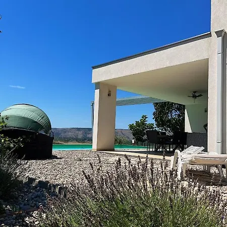 Herzegovina With Heated Pool , Modern Comfort In Herzegovina * 모스타르