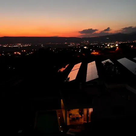 The View With Heated Pool , Modern Comfort In Herzegovina ヴィラ *