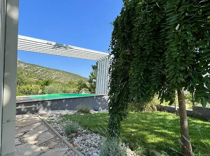 The View With Heated Pool , Modern Comfort In Herzegovina וילה